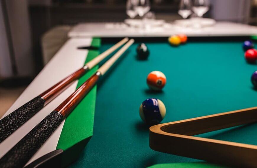 pool cue on table